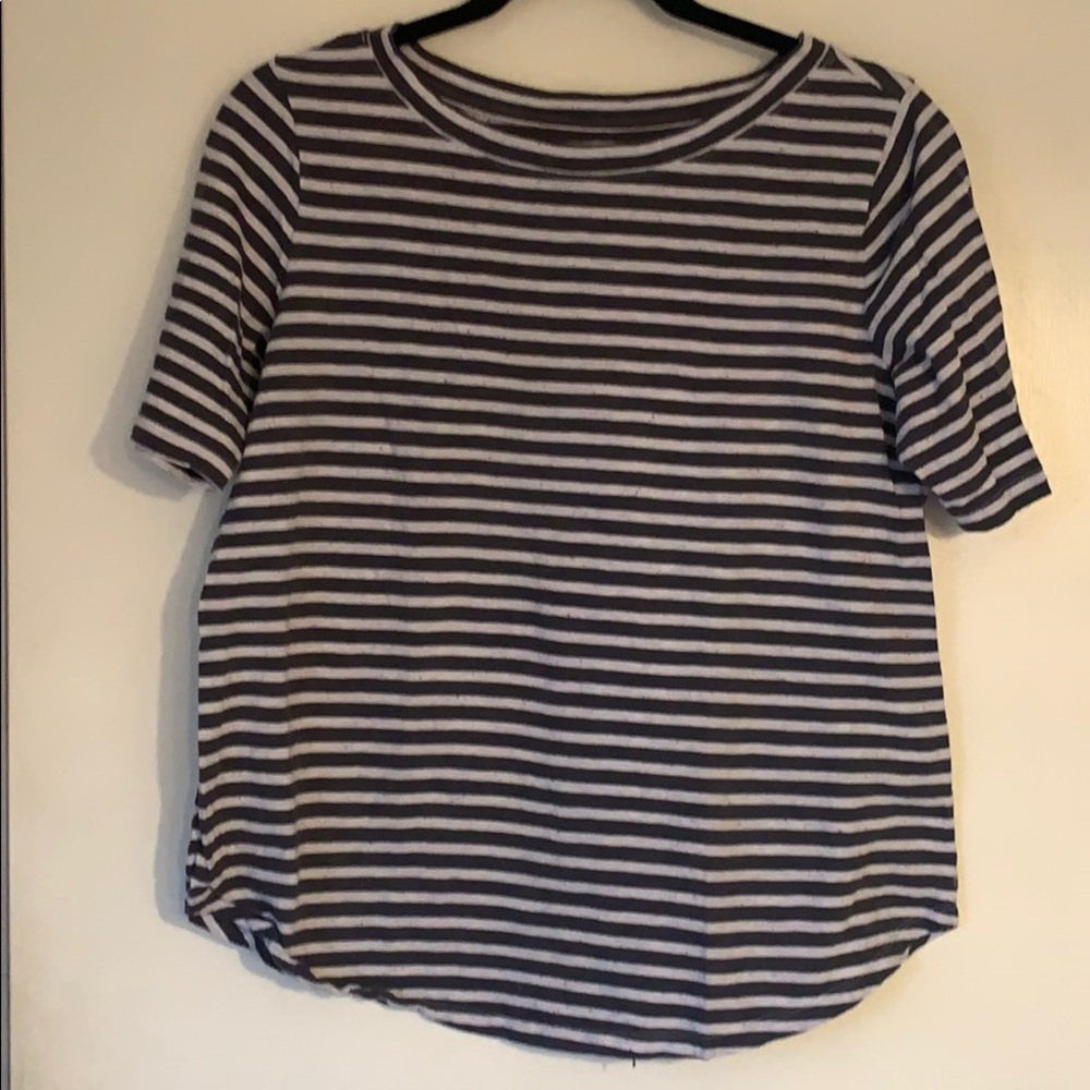 The Loft T-Shirt Size L